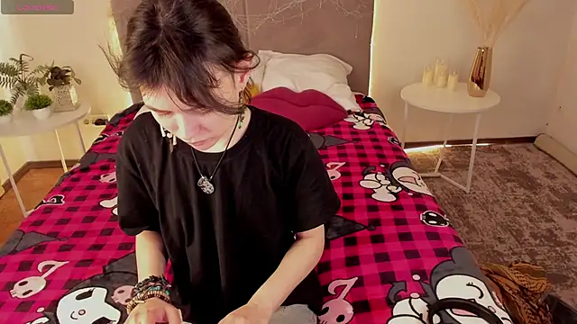 Snapshot of Emily_Strikeee chatting on March 25, 1:44 am Emily Strikeee online show from March 25, 1:44 am