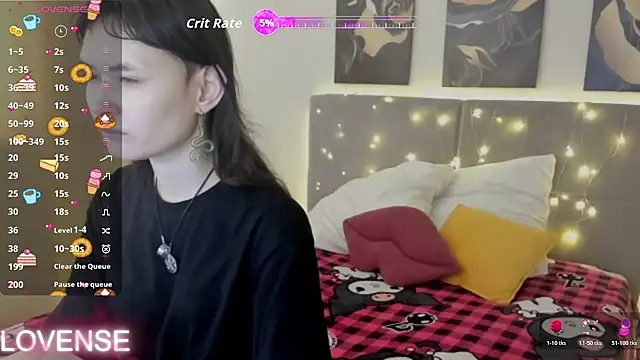 Snapshot of Emily_Strikeee chatting on April 3, 1:58 am Emily Strikeee online show from April 3, 1:58 am