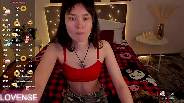 Emily Strikeee online show from April 15, 1:34 am
