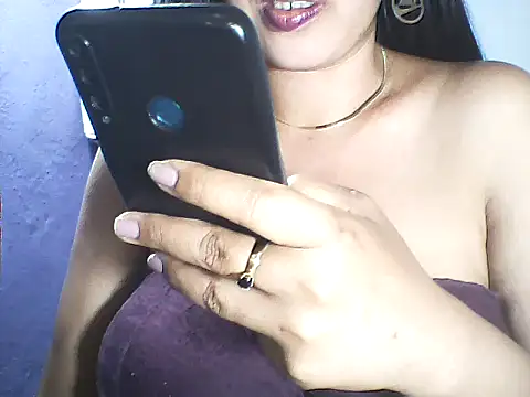 layanah12 online show from January 17, 6:11 pm