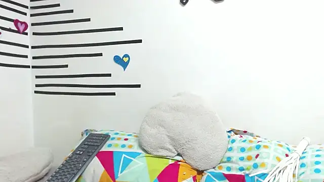 Emawalker  online show from September 26, 8:24 pm