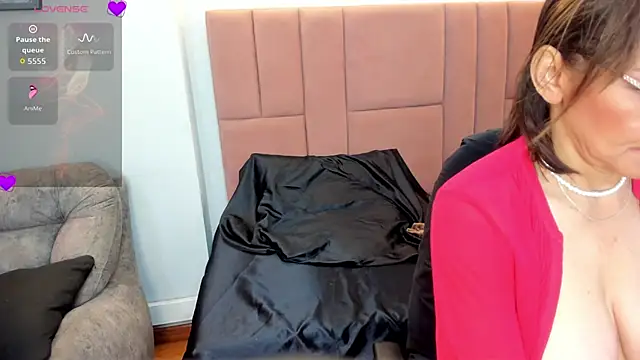 Snapshot of JennieRosse chatting on March 18, 1:47 pm JennieRosse online show from March 18, 1:47 pm