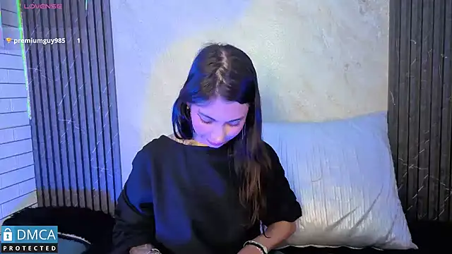 SolBeaumont1 online show from October 15, 7:03 pm