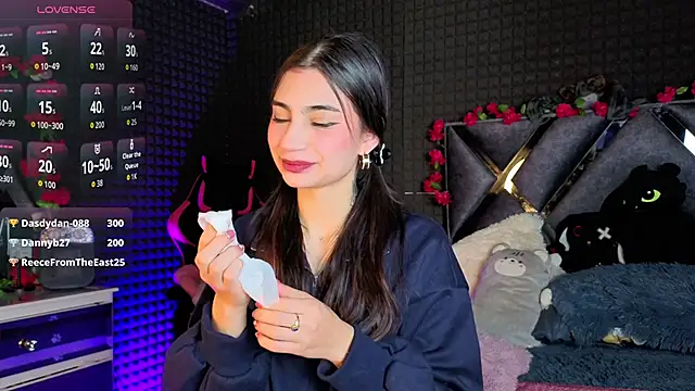 SolBeaumont1 online show from March 6, 10:12 am