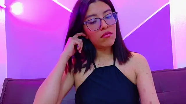  lucysmith online show from November 14, 4:22 am