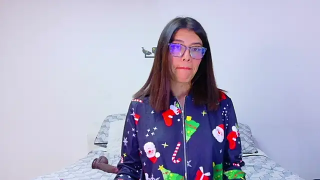  lucysmith online show from December 2, 4:07 am