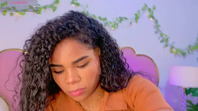 NahiaraReina online show from December 16, 2:44 pm