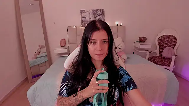 Snapshot of yenny_garcia chatting on February 13, 6:26 pm yenny garcia online show from February 13, 6:26 pm