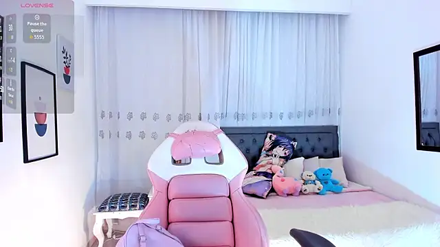 Snapshot of yenny_garcia chatting on February 28, 1:23 pm yenny garcia online show from February 28, 1:23 pm