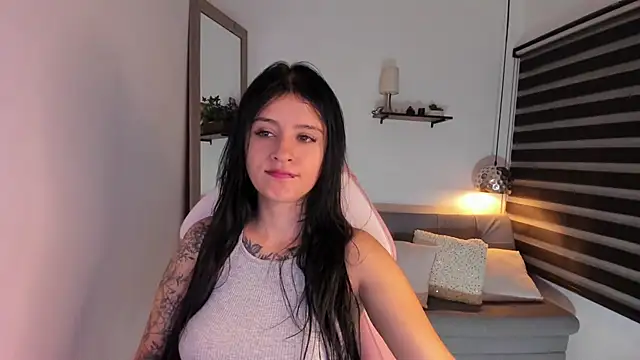 Snapshot of yenny_garcia chatting on March 14, 3:28 pm yenny garcia online show from March 14, 3:28 pm