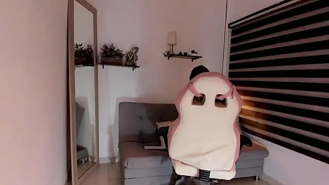 Snapshot of yenny_garcia chatting on March 27, 3:01 pm yenny garcia online show from March 27, 3:01 pm