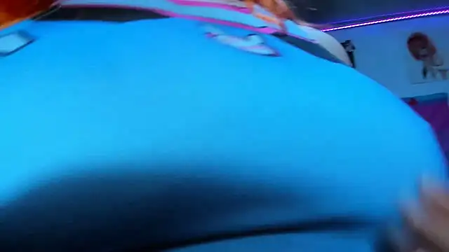 Snapshot of Lily_stone04 chatting on February 13, 6:09 am Lily stone04 online show from February 13, 6:09 am