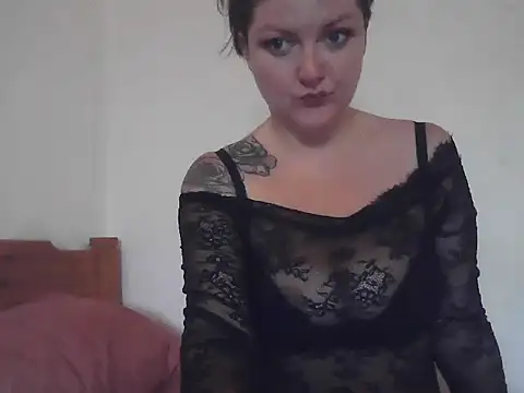 Snapshot of LacyLouxxx chatting on March 18, 6:49 am LacyLouxxx online show from March 18, 6:49 am