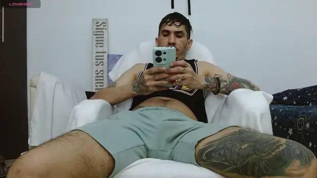 Snapshot of IaDoherty chatting on November 28, 7:33 am IaDoherty online show from November 28, 7:33 am