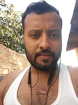 Snapshot of AlamJi07 chatting on February 10, 9:36 am AlamJi07 online show from February 10, 9:36 am