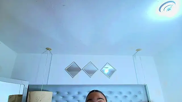 EileenBenzon online show from March 11, 1:39 pm