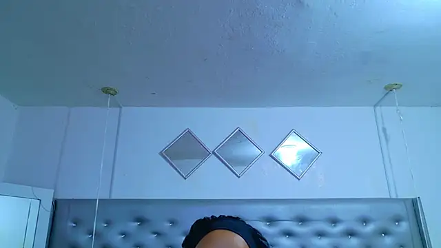 EileenBenzon online show from April 29, 1:59 pm