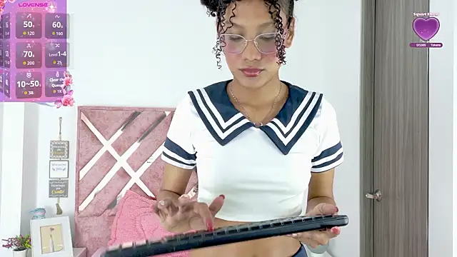 Snapshot of allis0n_ik chatting on February 15, 3:36 am allis0n ik online show from February 15, 3:36 am