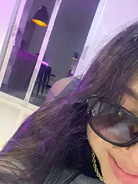 Snapshot of gaby_desire777 chatting on December 19, 3:18 am gaby desire777 online show from December 19, 3:18 am