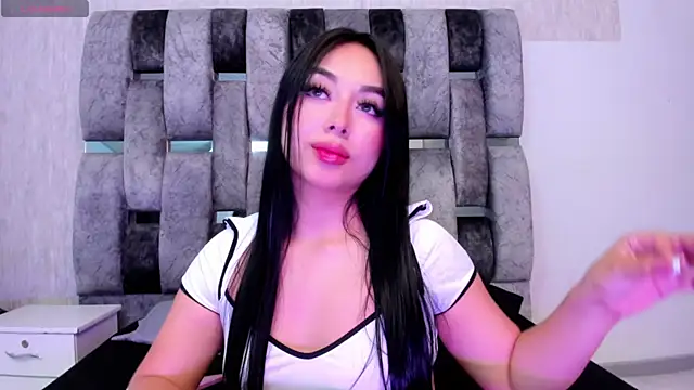 Snapshot of gaby_desire777 chatting on January 9, 12:46 am gaby desire777 online show from January 9, 12:46 am