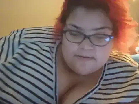 Snapshot of prettykitten32 chatting on December 22, 6:26 pm prettykitten32 online show from December 22, 6:26 pm