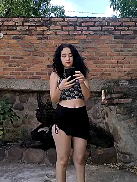 sweet outdoor charm online show from October 15, 7:36 pm