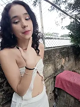 sweet outdoor charm online show from February 15, 7:32 pm