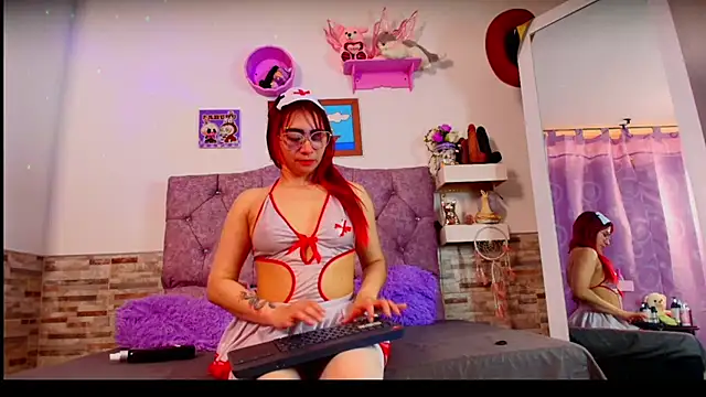 Snapshot of Melannytaylor chatting on November 17, 9:53 pm Melannytaylor online show from November 17, 9:53 pm