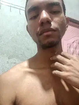 Reynold2608 online show from December 2, 6:08 am