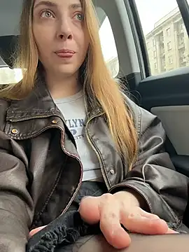 Sunny   Bunny online show from March 31, 1:11 pm