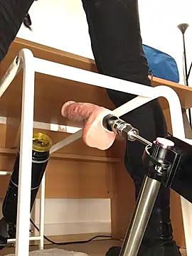 Snapshot of Inseminator69 chatting on February 18, 6:20 am Inseminator69 online show from February 18, 6:20 am