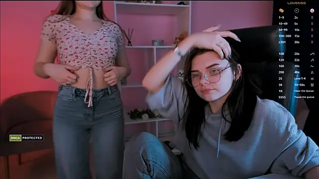 Snapshot of pure_radiance1 chatting on February 4, 1:06 pm pure radiance1 online show from February 4, 1:06 pm