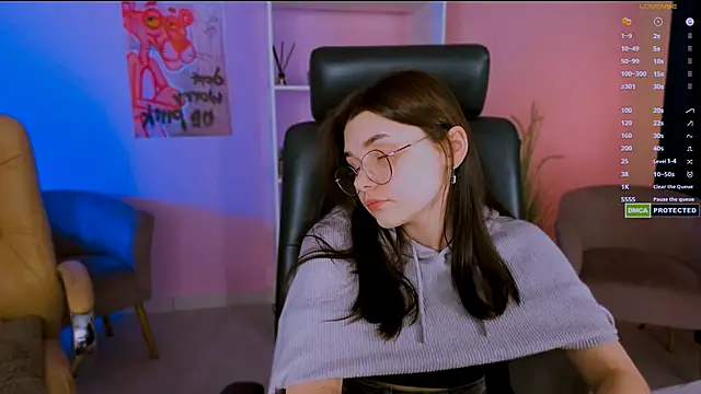 Snapshot of pure_radiance1 chatting on February 5, 3:52 pm pure radiance1 online show from February 5, 3:52 pm