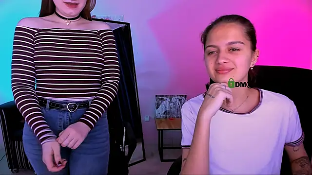 Snapshot of pure_radiance1 chatting on October 17, 5:54 am pure radiance1 online show from October 17, 5:54 am