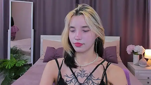 as1an girlfriend online show from February 4, 6:57 am