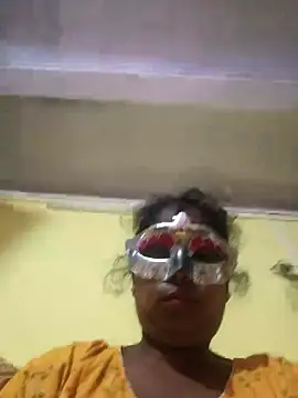 Snapshot of tinabhabhi chatting on April 8, 10:48 am tinabhabhi online show from April 8, 10:48 am