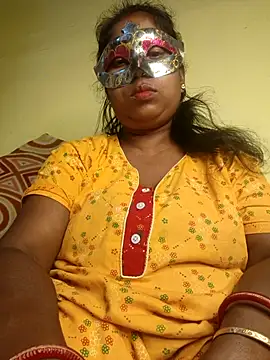 Snapshot of tinabhabhi chatting on April 10, 10:31 am tinabhabhi online show from April 10, 10:31 am