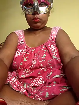 Snapshot of tinabhabhi chatting on April 11, 10:30 am tinabhabhi online show from April 11, 10:30 am