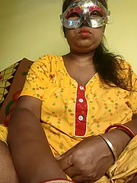 Snapshot of tinabhabhi chatting on April 18, 10:41 am tinabhabhi online show from April 18, 10:41 am