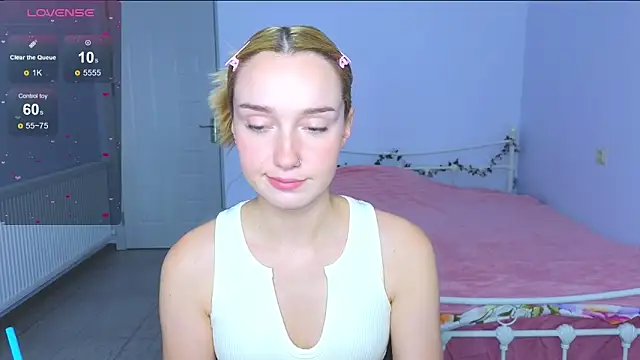 Wild Sophie  online show from September 26, 2:32 pm