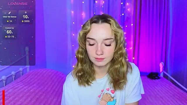 Wild Sophie  online show from January 10, 3:25 pm