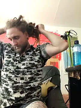 Snapshot of Ozomitro chatting on October 3, 2:47 pm Ozomitro online show from October 3, 2:47 pm