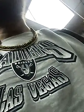 Snapshot of Ozomitro chatting on October 6, 7:44 pm Ozomitro online show from October 6, 7:44 pm