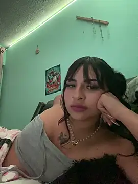 Hilary pinkk online show from December 31, 5:11 am