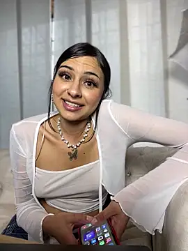 Hilary pinkk online show from January 17, 8:44 pm