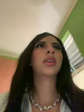 Hilary pinkk online show from January 25, 8:00 pm