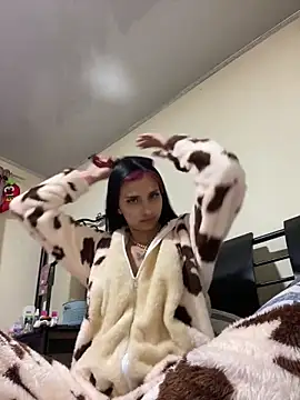 Hilary pinkk online show from February 19, 2:23 am