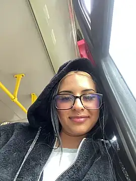 Hilary pinkk online show from March 4, 6:18 pm