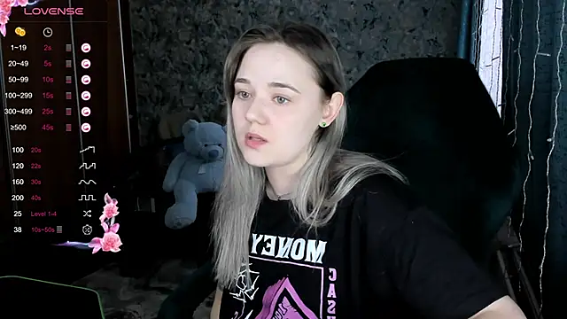 Your small bunny online show from December 4, 6:22 am