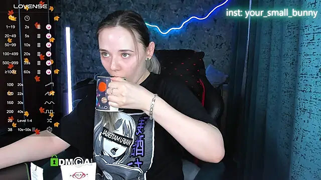 Snapshot of Your_small_bunny chatting on November 9, 2:10 am Your small bunny online show from November 9, 2:10 am